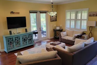Image de Pepper's Ridge; Quiet, Country Living.