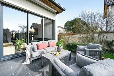 Image de Maison d'été avec jardin entre Paris et Disney