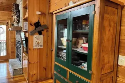 Image de Cozy 2-bedroom cabin in awesome Ellijay with WiFi, Ac