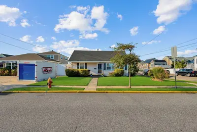 Image de 5-bedroom house in Pt Pleasant Beach 1. 5 blocks from private beach w/WiFi, Ac