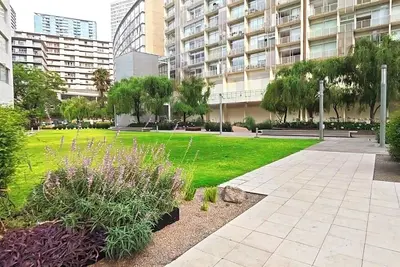 Image de Stylish Apt • Park • City Views • Hs Wi-Fi • Mall