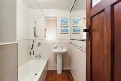 Image de Graceful Character Cottage In The Leafy Avenues