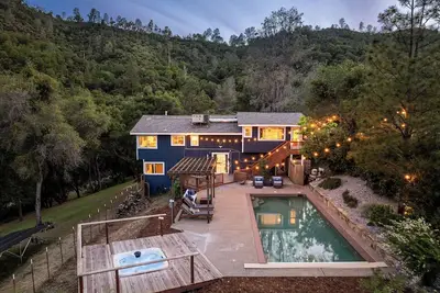 Image de Yosemite Oasis - Mountain Views with Pool and Hottub