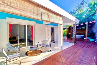 Image de Villa avec Jacuzzi aux Avirons – Détente