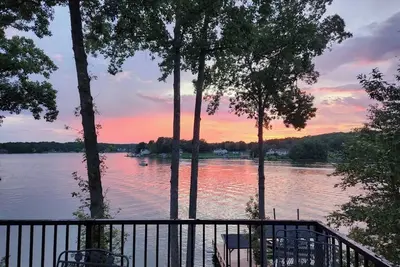 Image de Gorgeous sunsets! Great location! Game room, Deck, Dock, Patio Grill, Water Toys