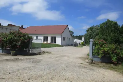 Image de Maison au creux de la vallée de l Embryenne.