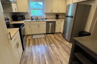 Image de Walk to the River - Modern Pet-Friendly Home - Near Texas State