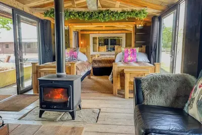 Image de Family Cabin Escape | Puppy Lounge & Horse Views
