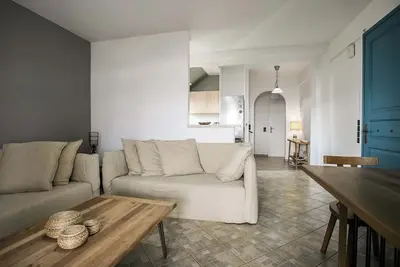 Image de Relax in Style at the Grand Villa –few Steps from St. Peter’s Beach, Andros