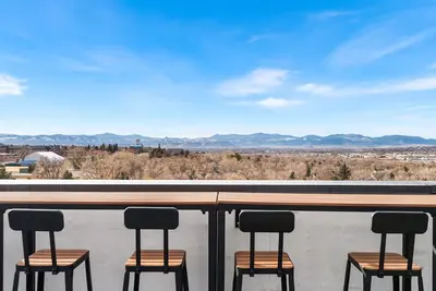 Image de Beautiful Modern Apartment In Denver