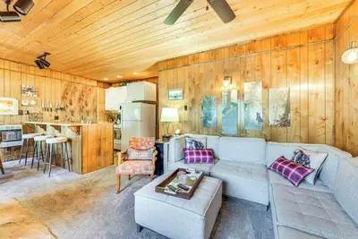 Image de < 1/2 Mi to Angel Fire Resort: Dog-Friendly Condo!
