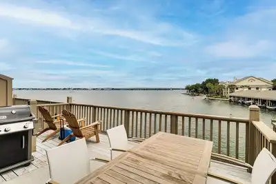 Image de Private Boat Dock: Horseshoe Bay Lakefront Retreat
