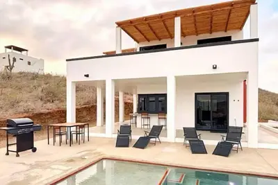 Image de Family Compound, Walk to Cerritos, Private Pool