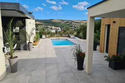 Image de Villa avec Piscine Privée & Salle de Cinéma