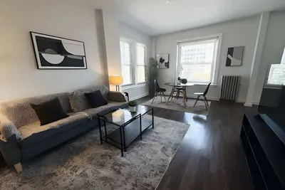 Image de Sleek & Functional 2-Bedroom Apt