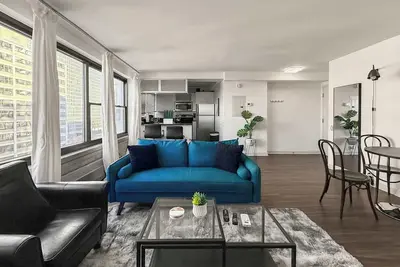 Image de Sunlit & Chic 2br Retreat