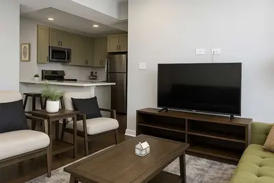 Image de Well-Furnished 3-Bedroom Apt