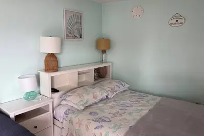 Charming studio in superb Westerly with WiFi, Ac