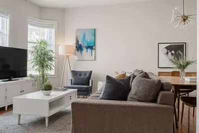 Image de Steps to Parks and Coast – 3br Home