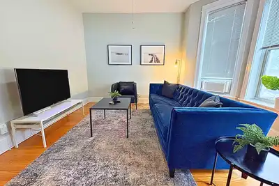 Image de Beautifully Set Up 2br Space