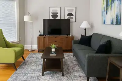 Image de 2br Steps from Wrigley Field