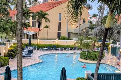Charming 2-bedroom apartment in Palmas del Mar, WiFi Bv082