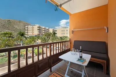Image de Vacances 'Cozy Seaside Palm Mar' avec vue sur la mer, piscine partagée et Wi-Fi