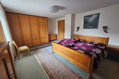 Image de Cozy 1-bedroom, sharing bathroom and kitchen in marvelous Gauting with WiFi