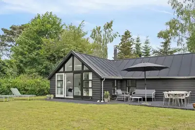 Image de Newly renovated holiday home near the beach