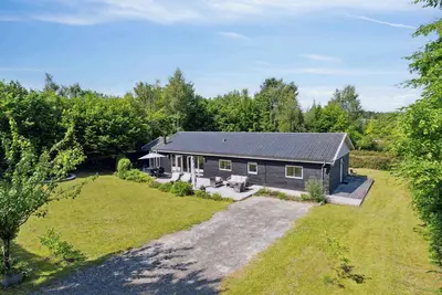 Image de Spacious, lovely cottage in North.
