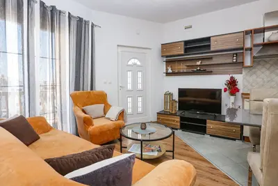 Image de Appartement de deux chambres avec la terrasse Vodice (A-13973-d)