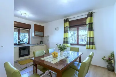 Image de Appartement de trois chambres avec la terrasse Kastel Stafilic, Kastela (A-20662-a)