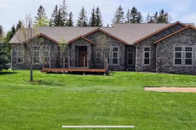 Image de 4 Bedroom Lodge Close to Glacier, with Mountain Views and Hot Tub
