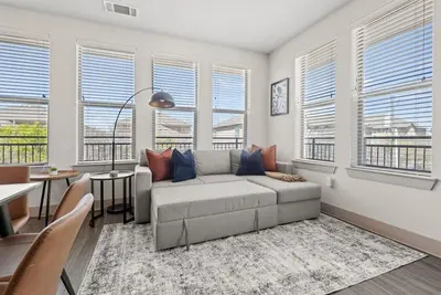 Image de Stylish 2br Near Uptown & Medical District