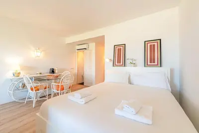 Image de GuestReady - Beach & Casino Retreat