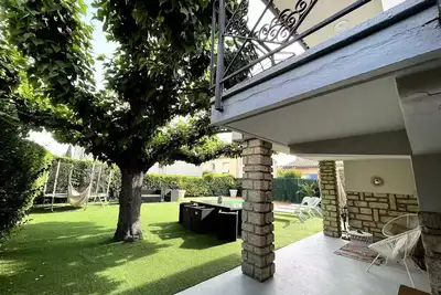 Image de Maison proche ville avec piscine