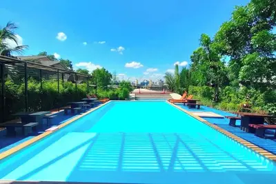 Image de Riverside Pool Villa in Urban Oasis