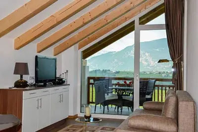Image de Vacation apartment with terrace, fantastic view and organic bathing pond