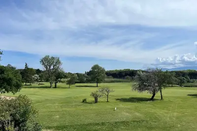 Image de Apparemment cosy proche de la plage et en plein cœur du golf