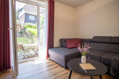 Image de Holiday Home \"Zum Lochstein\" – Kornboden & Gesindehaus – one house, two apartmen