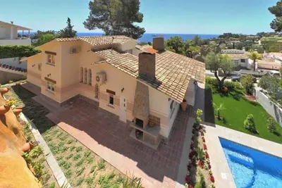 High-Quality Villa, 150m from the Sea