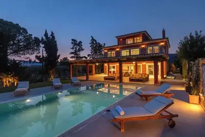 Image de Private Beachfront Villa, Experience beauty, luxury and serenity, all in one.