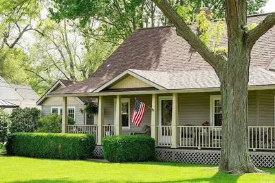 Image de 3-bedroom house in beautiful Yorktown, In. Close to Ball State.