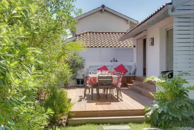 Image de Maison Mitoyenne Avec Petit Jardin Et Parking