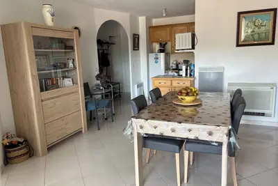 Image de A 20 mns des plages et du centre de St Raphaël. Type 2 50m2 avec belle terrasse.