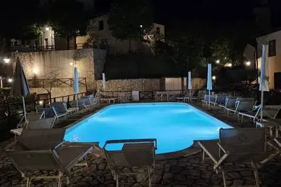 Image de \"Tuscany Hill\" with swimming pool between San Gimignano and Volterra.