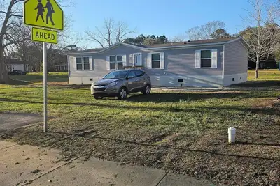 Image de 3 Bedroom in Historical Barn Hill Community of James Island