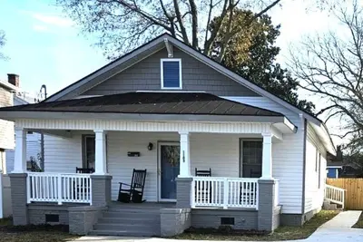 Image de Nestled Bungalow near Ecu & Ecu Health