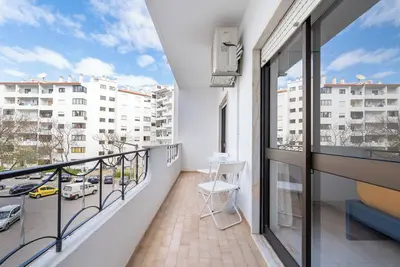 Image de Charming 2-bedroom apartment with WiFi, Ac in marvelous Hollywood