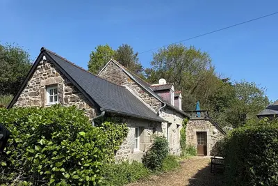 Image de Grande maison de pêcheur, dans un écrin de verdure et à 150m de la mer🏝️